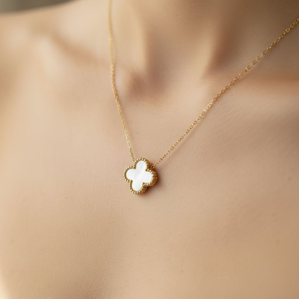 White clover big necklace