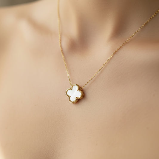 White clover big necklace