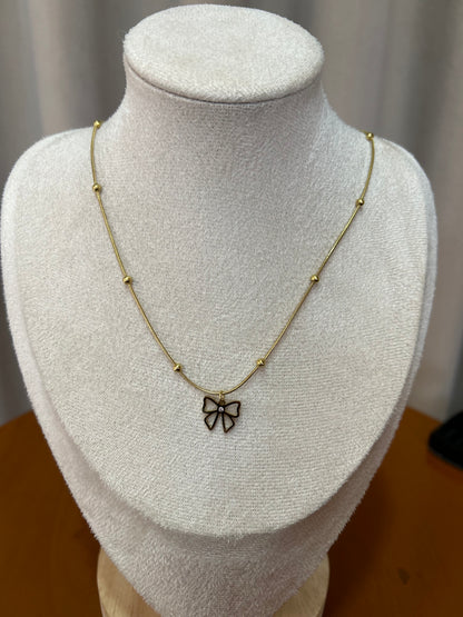 Bow necklace