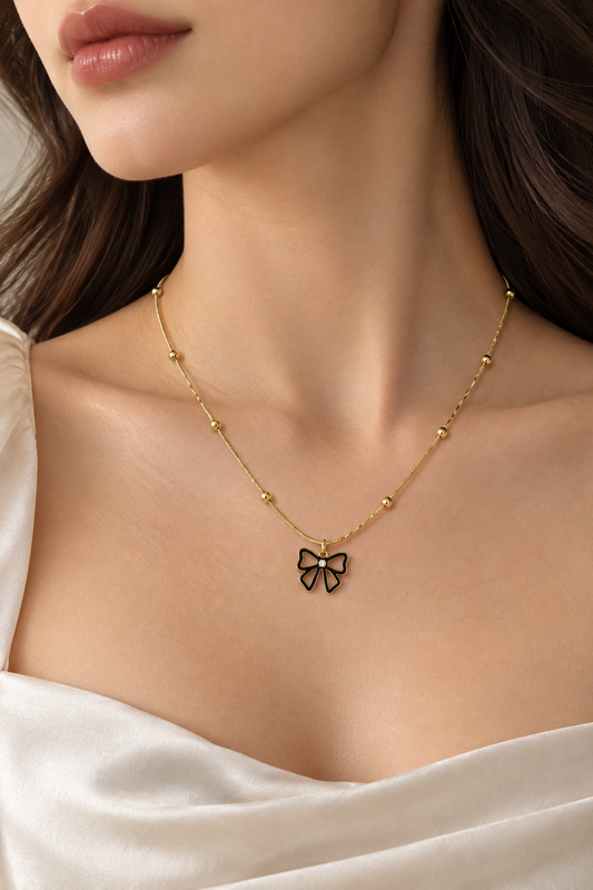 Bow necklace