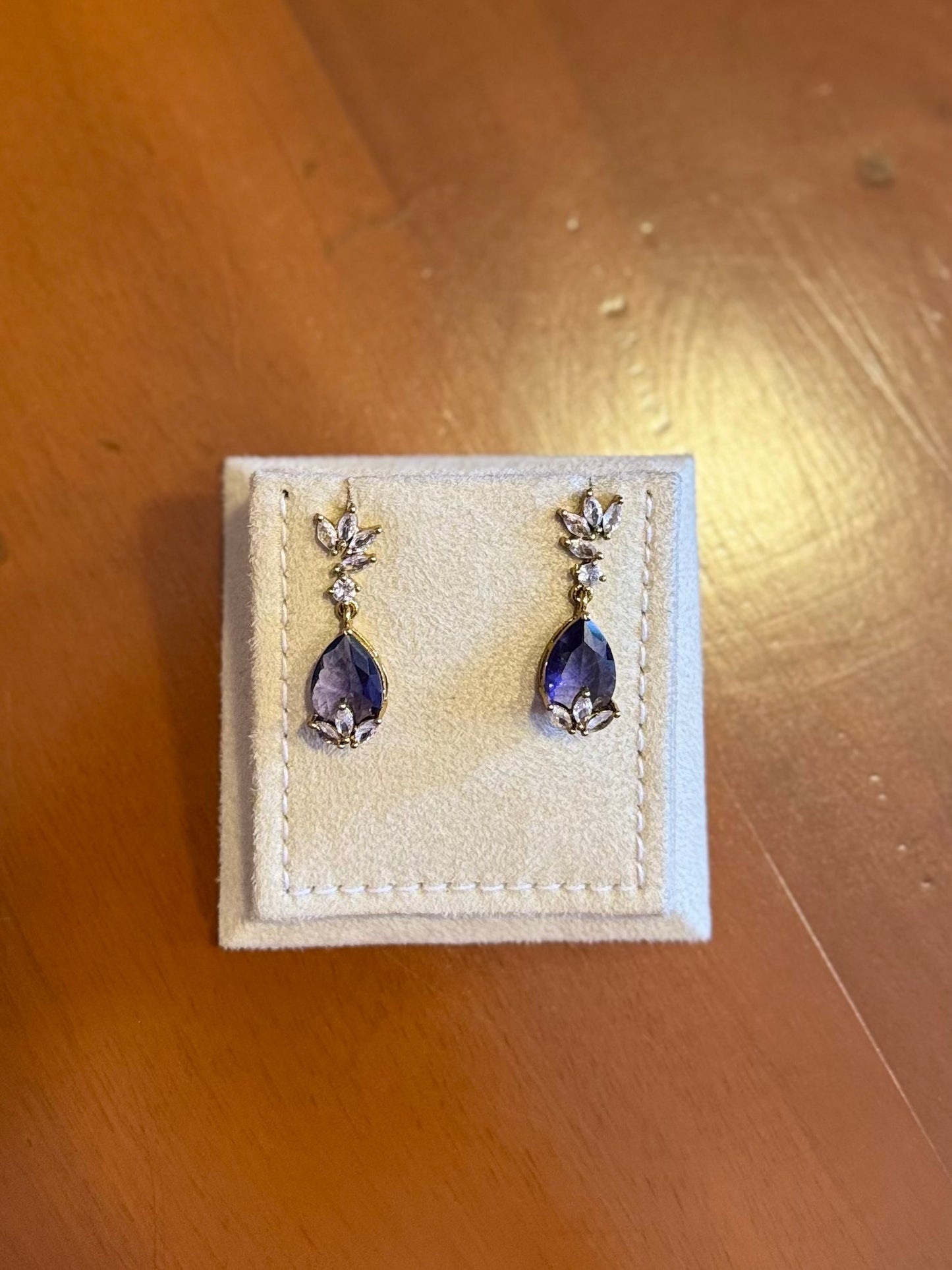 Pearl drop purple earring
