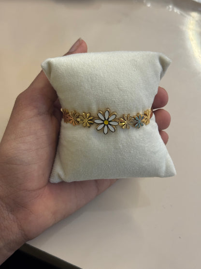 Flower bangle