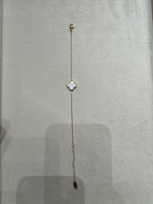 Clover bracelet White simple