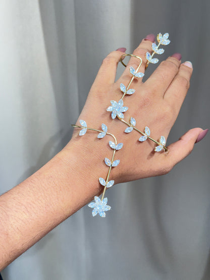 Serena hand cuff