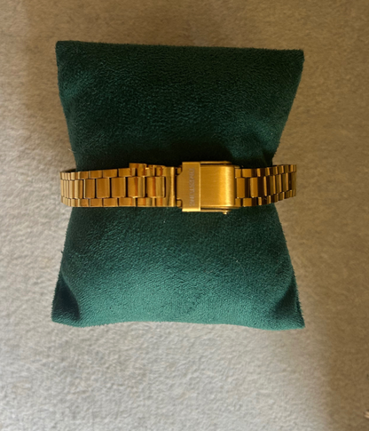 Classic Gold-Tone Quartz Watch with Metal Strap White dial