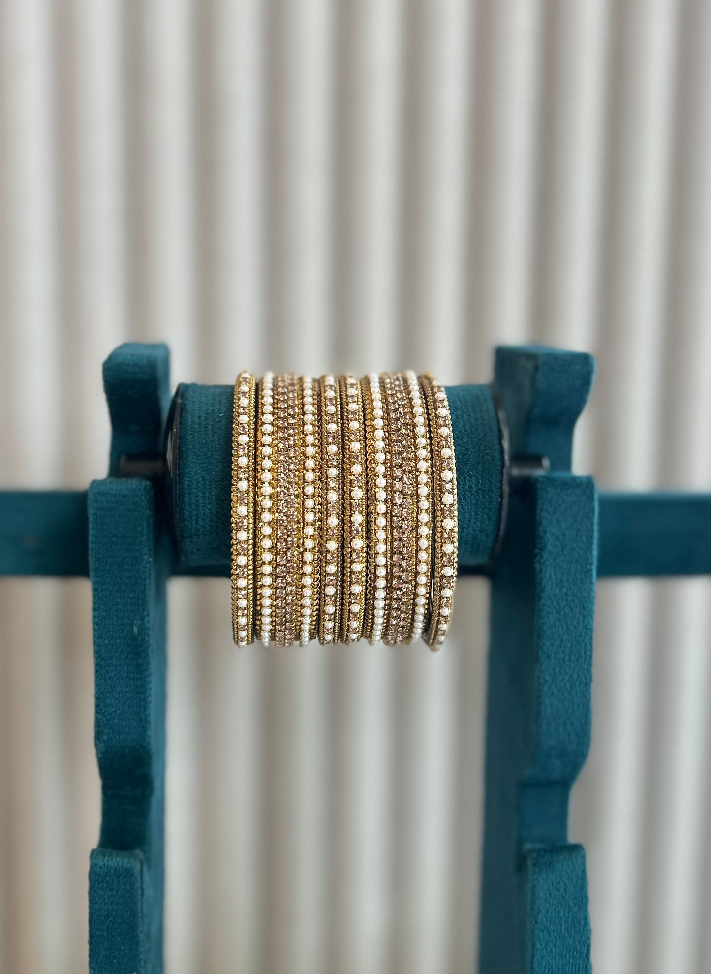 Bead stone bangle set