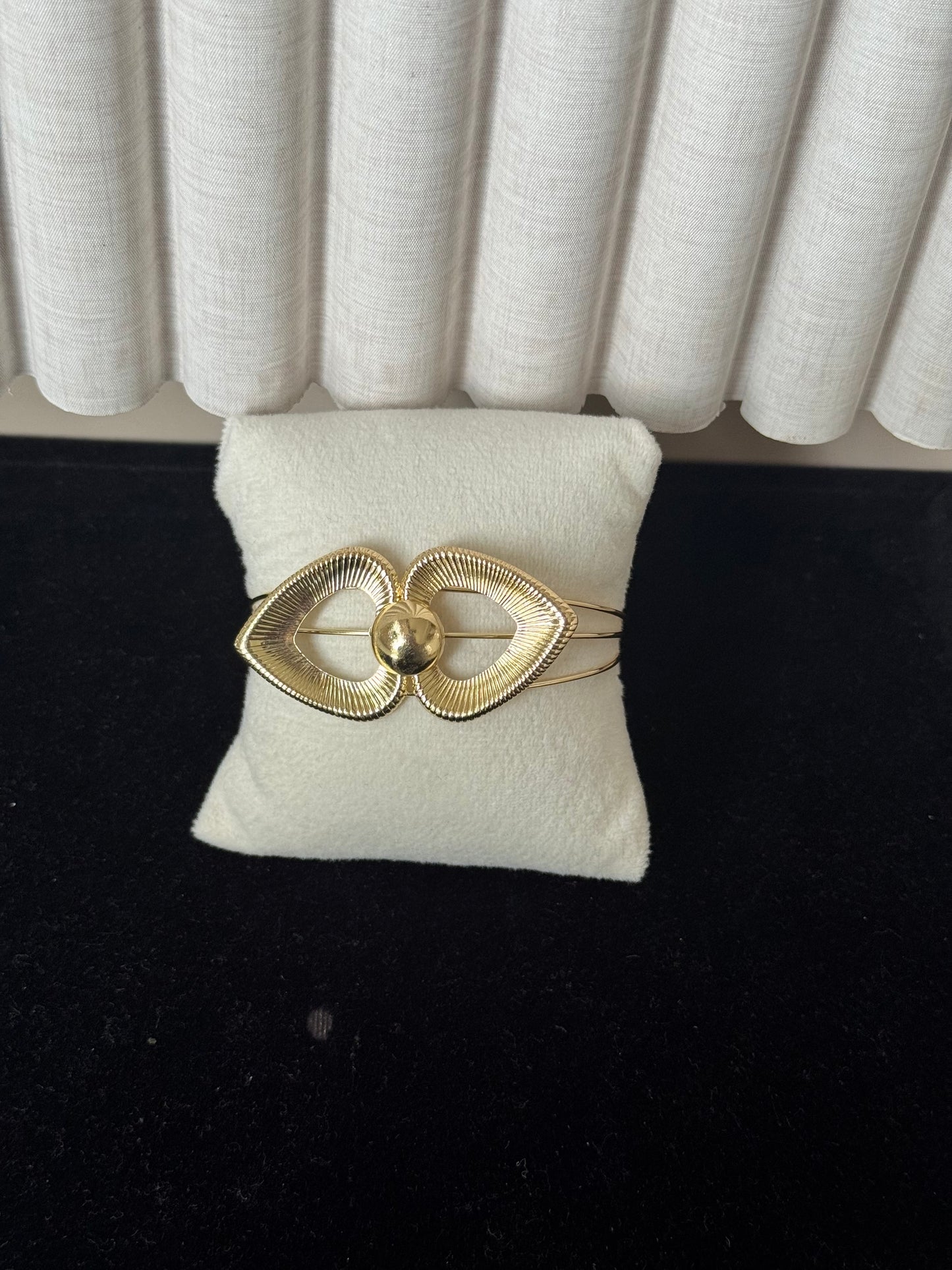 Cuff bangle