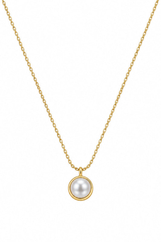 White pearl necklace
