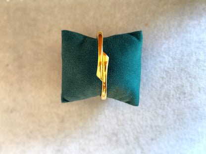 Crossover Bangle Gold