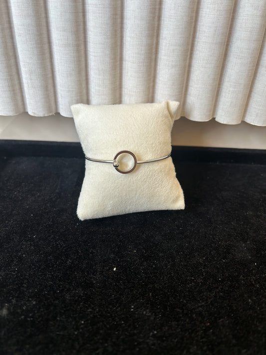 Elara minimal bangle