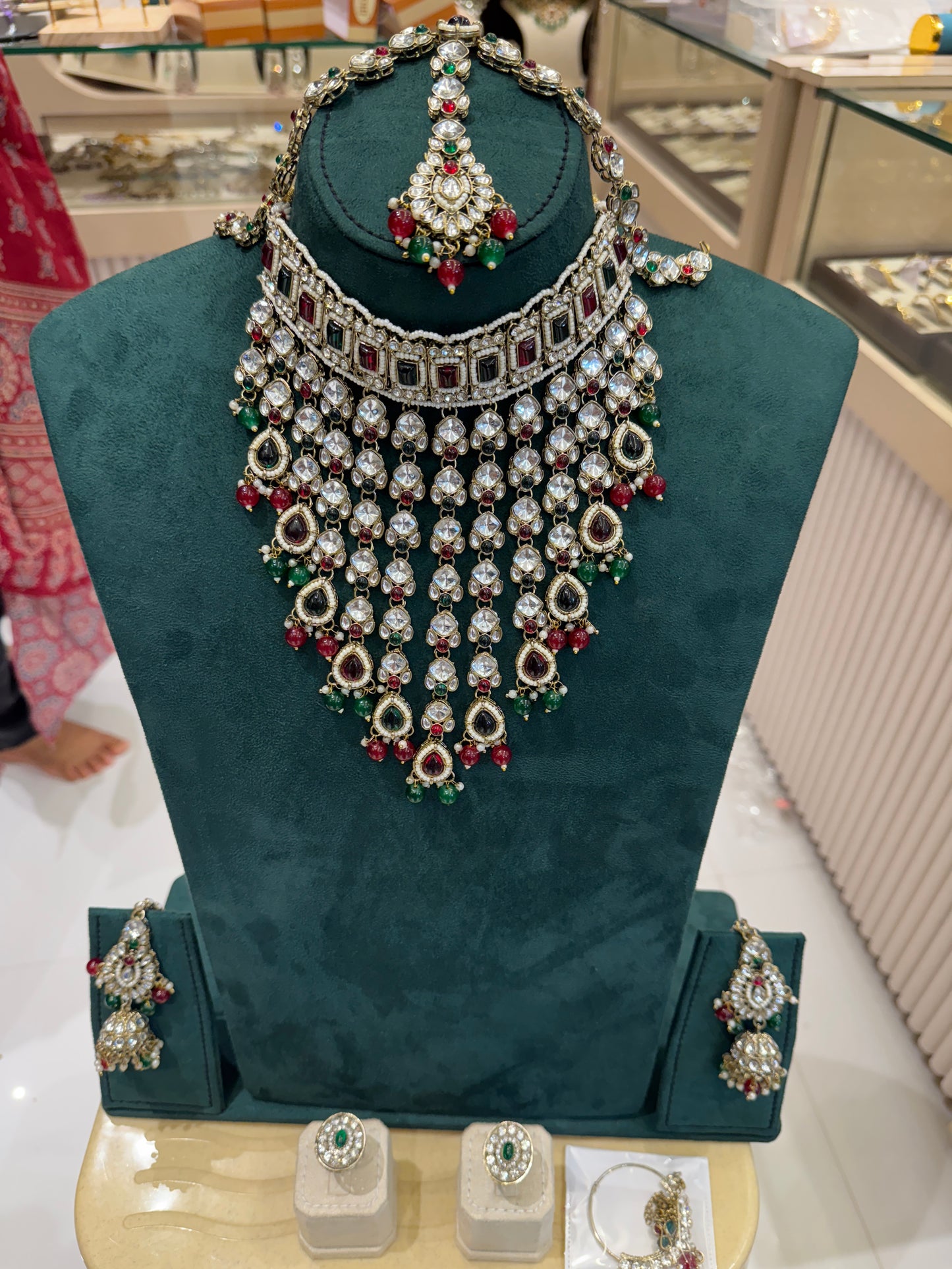 Rental Jewellery Emerald V Half Chokker Set