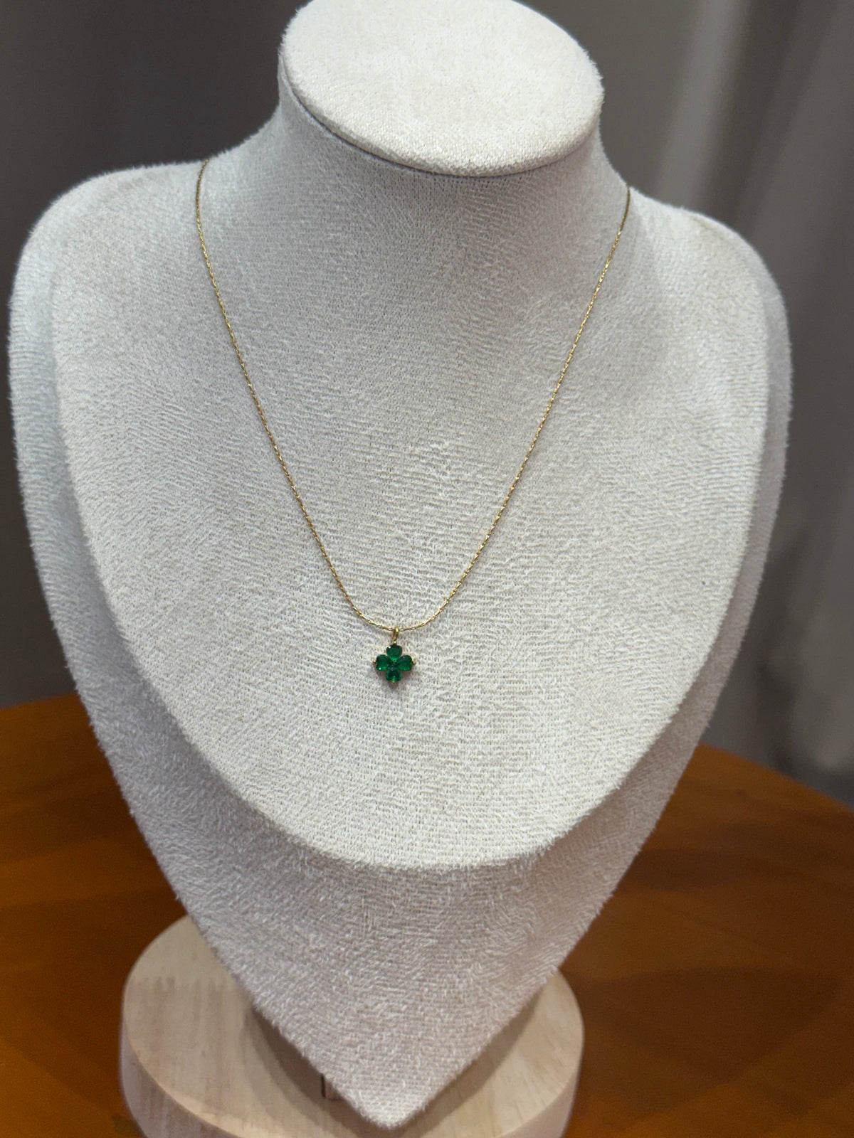 Green flower necklace