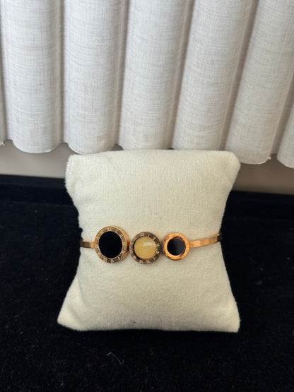 Roman bangle