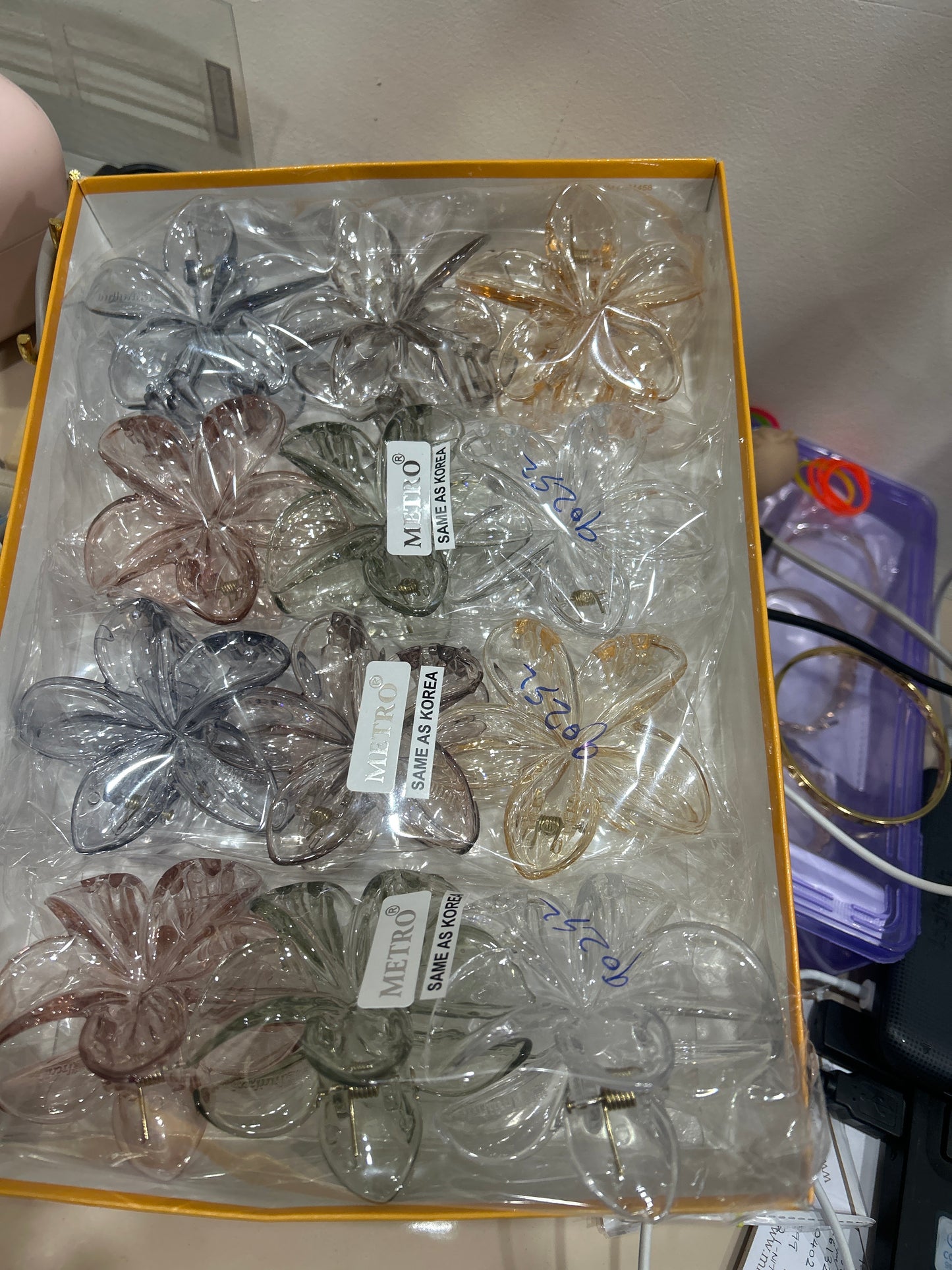 Transparent crab set