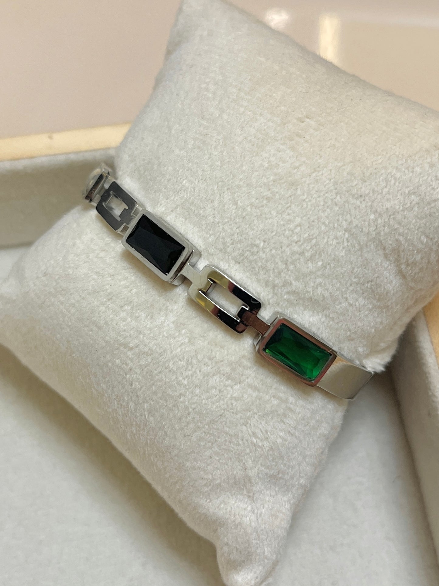 Hisha silver Bangle Adult size