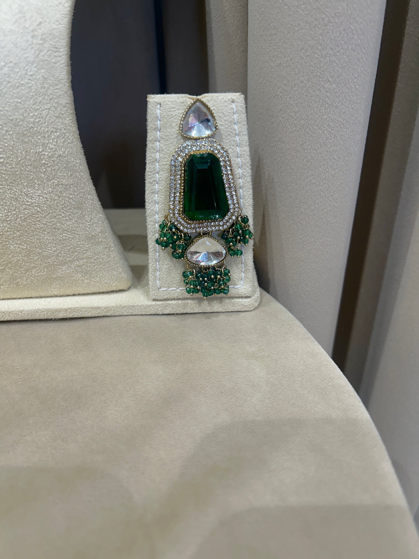 Rental jewellery green