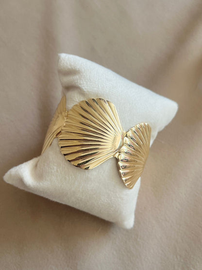 Cuff bangle