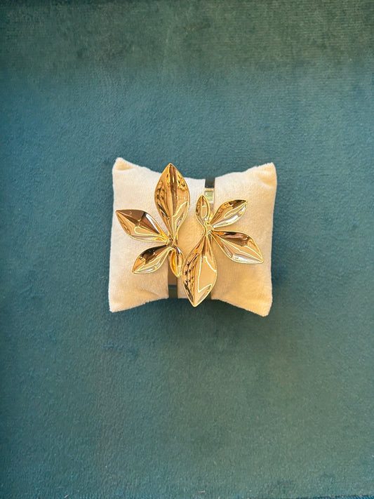 Petals cuff bangle