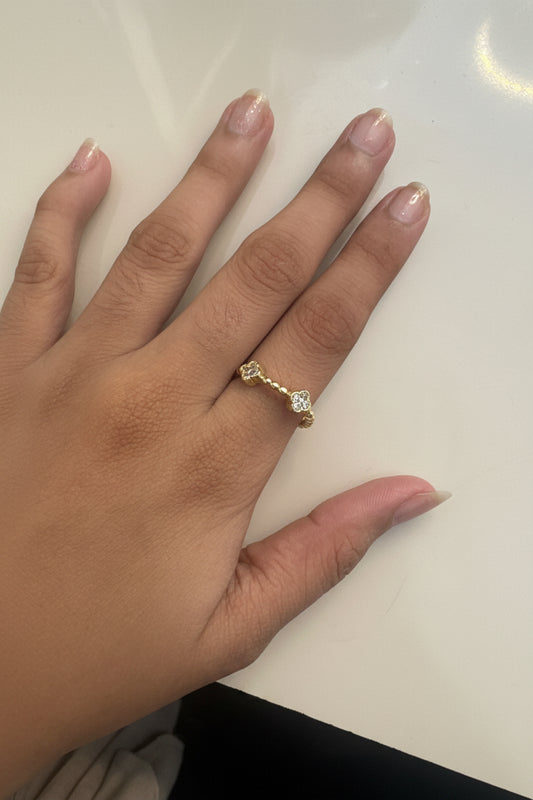 Clover ring