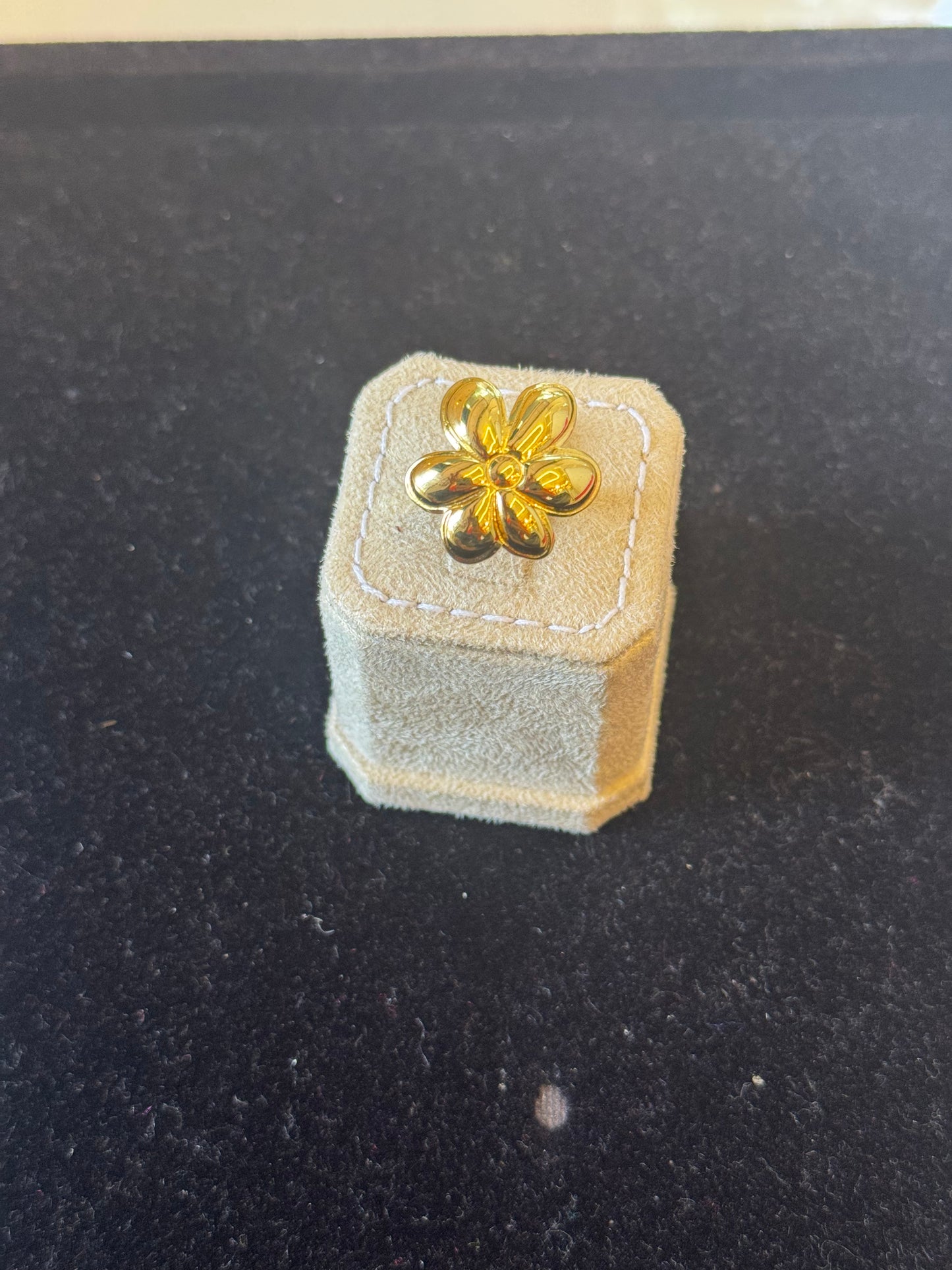 Flower ring