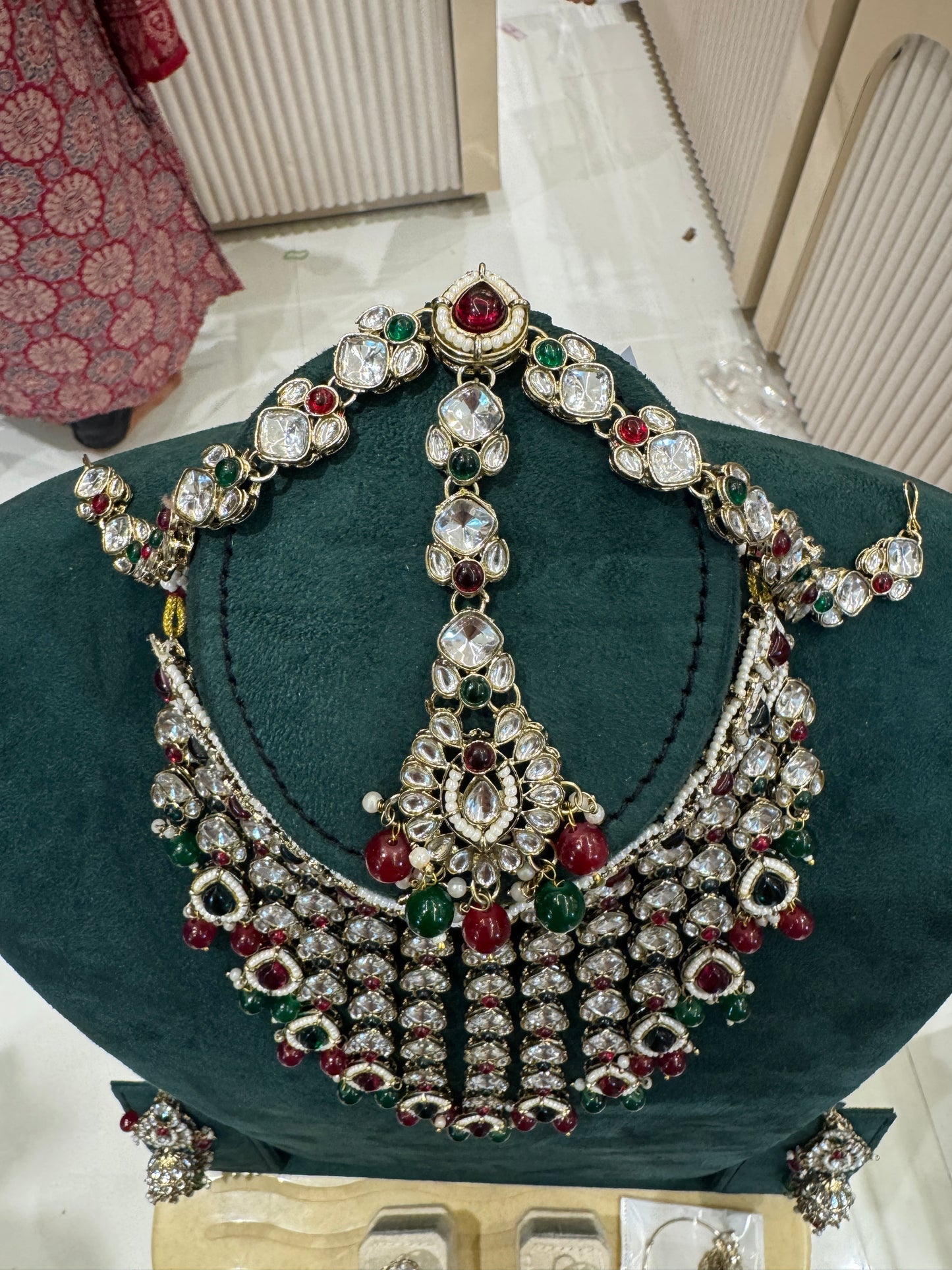 Rental Jewellery Emerald V Half Chokker Set