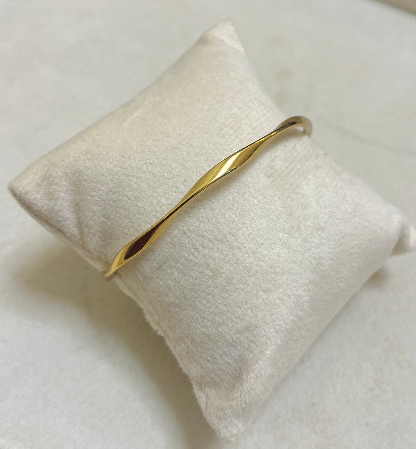 Fidha  Gold Bangle Adult size