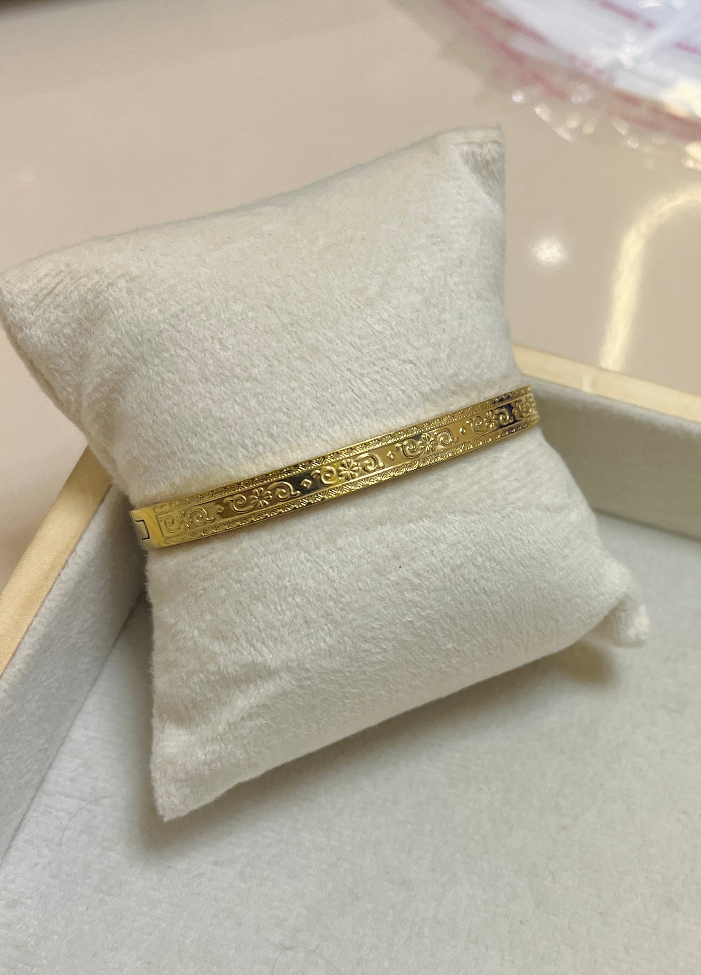 Amna Gold Bangle Adult size