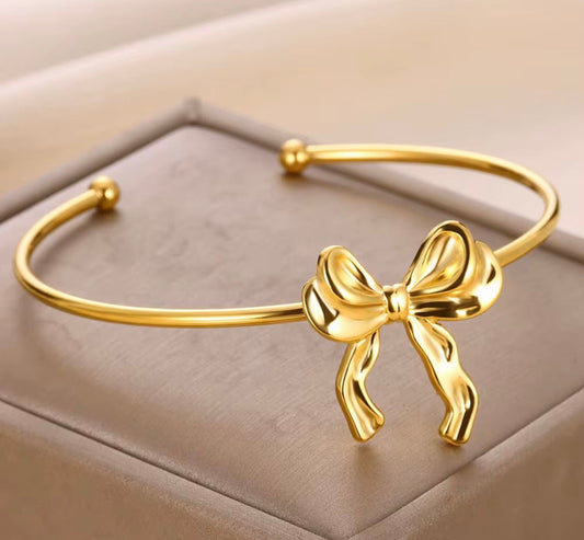 Bow Adjustable bangle