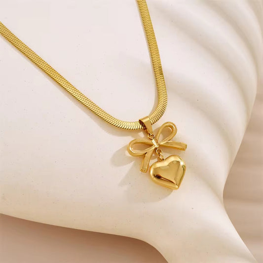 Heart bow necklace