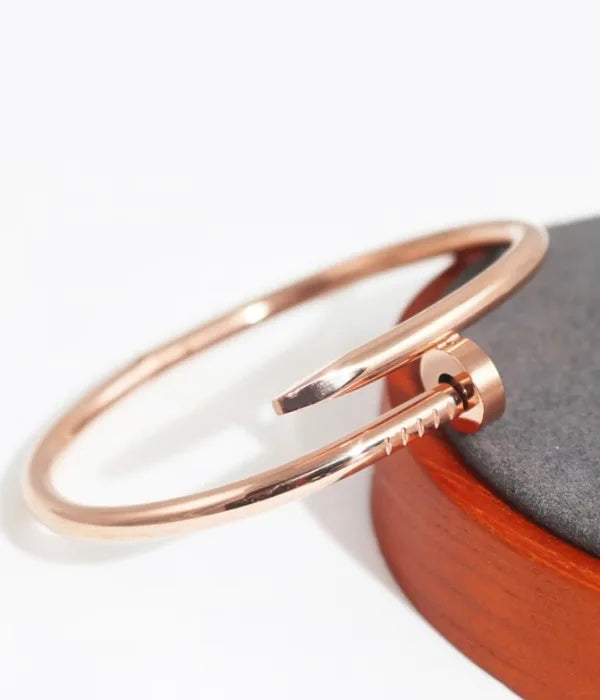 Nail cuff Rose gold