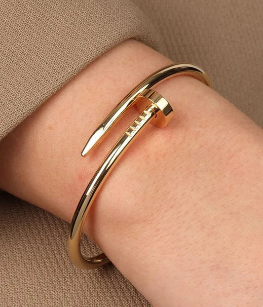 Nail Cuff Gold