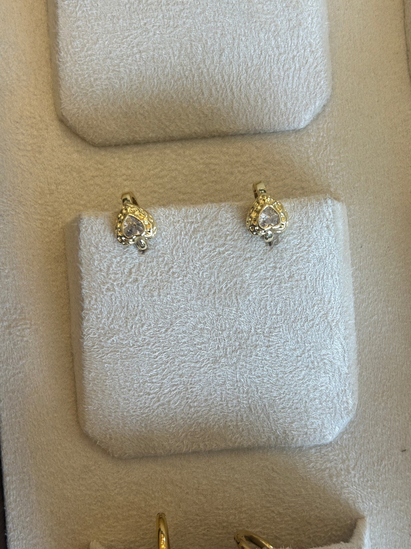 Love heart stone earring