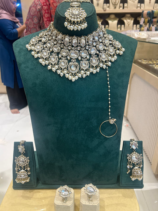 Rental jewellery Half set PearlChokker White