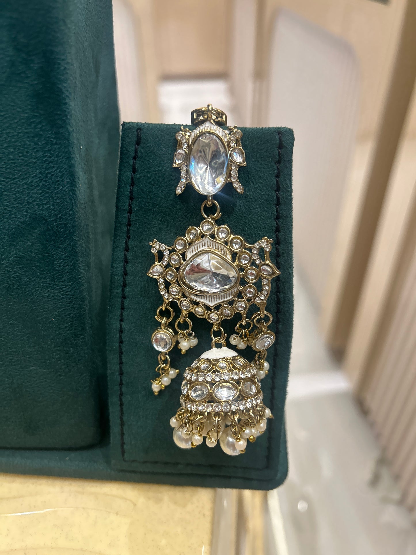 Rental jewellery Half set PearlChokker White