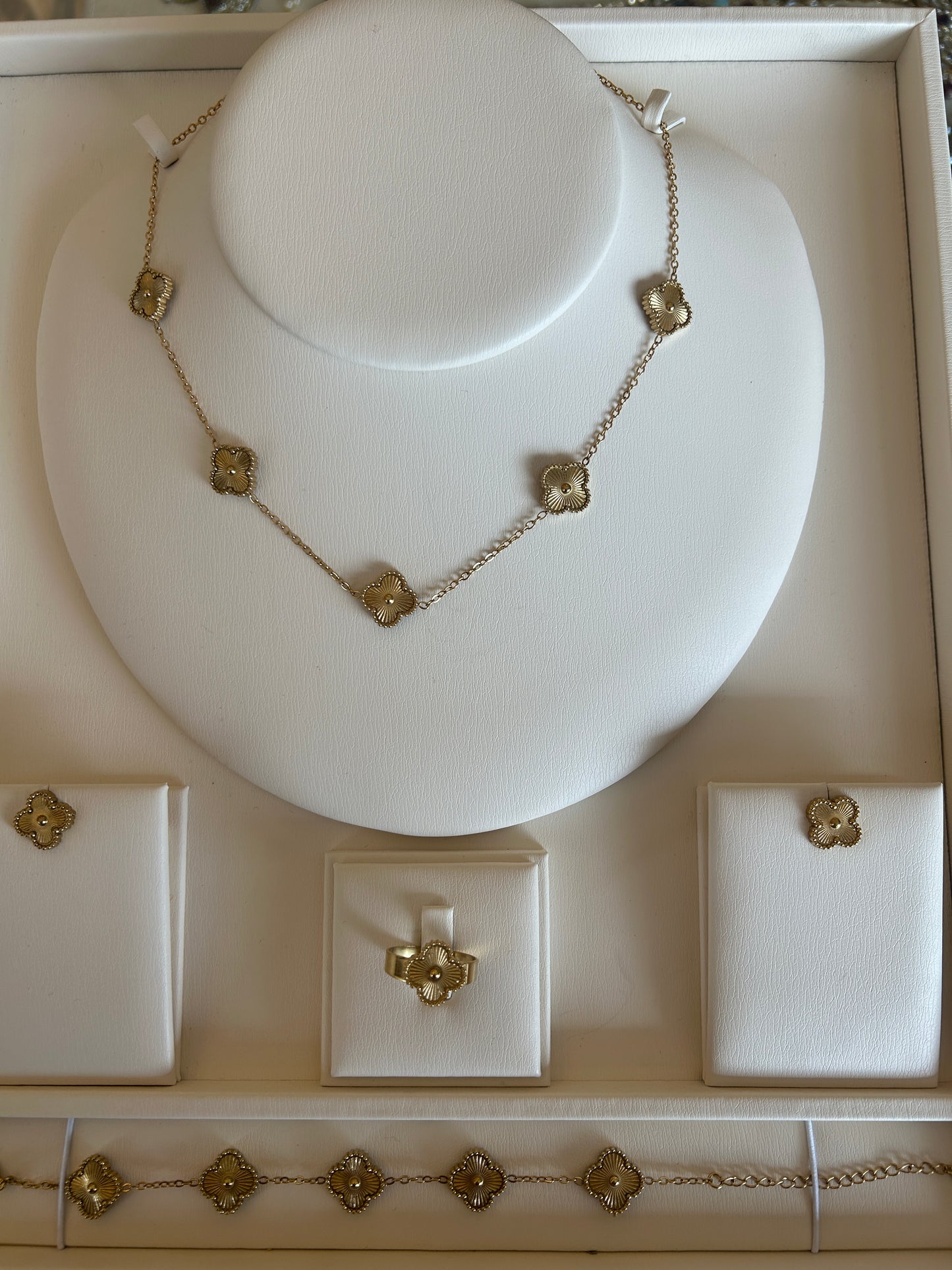 Gold clover combo