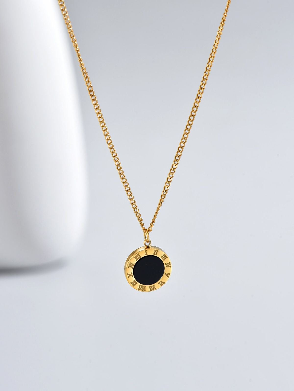 Roman pendant Reversible necklace