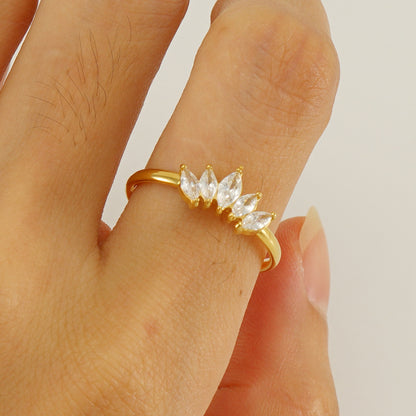White stone Ring