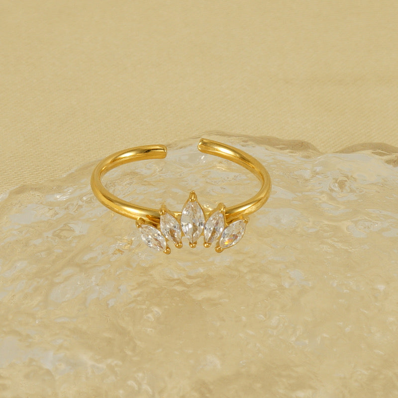 White stone Ring
