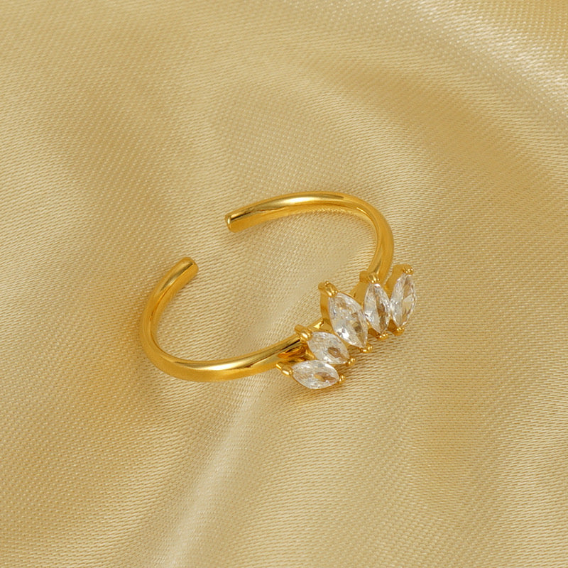 White stone Ring