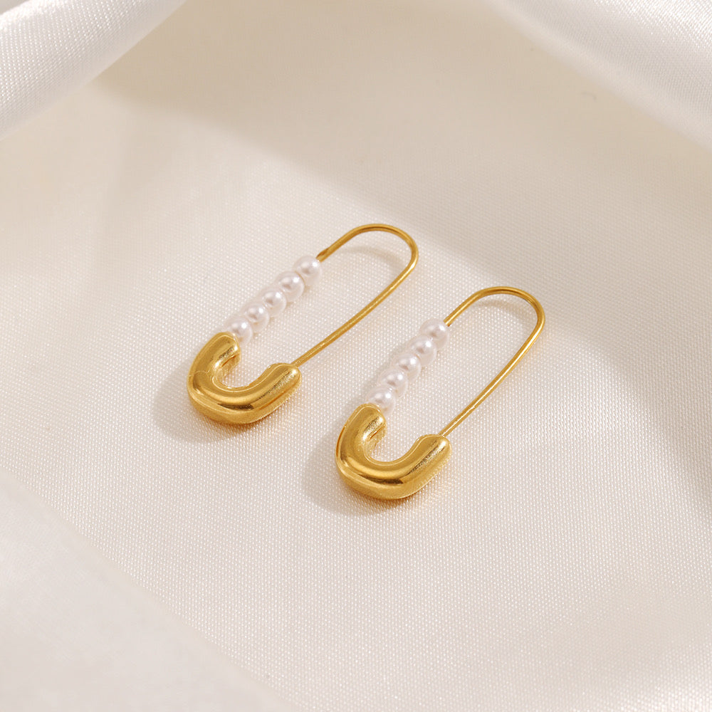 Saftey pin with beads Earring