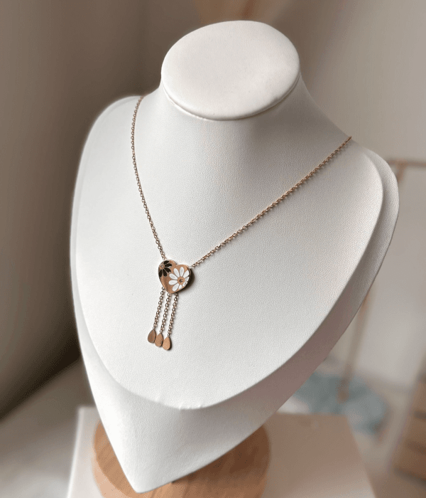 Daisies &amp; Dew Necklace