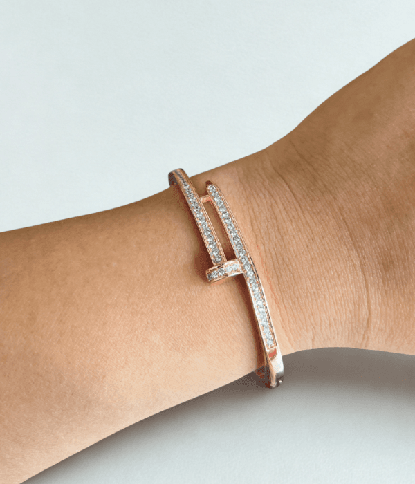 Nail bangle with stones