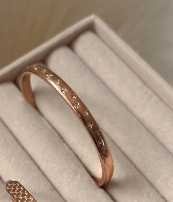 Open bangle- star