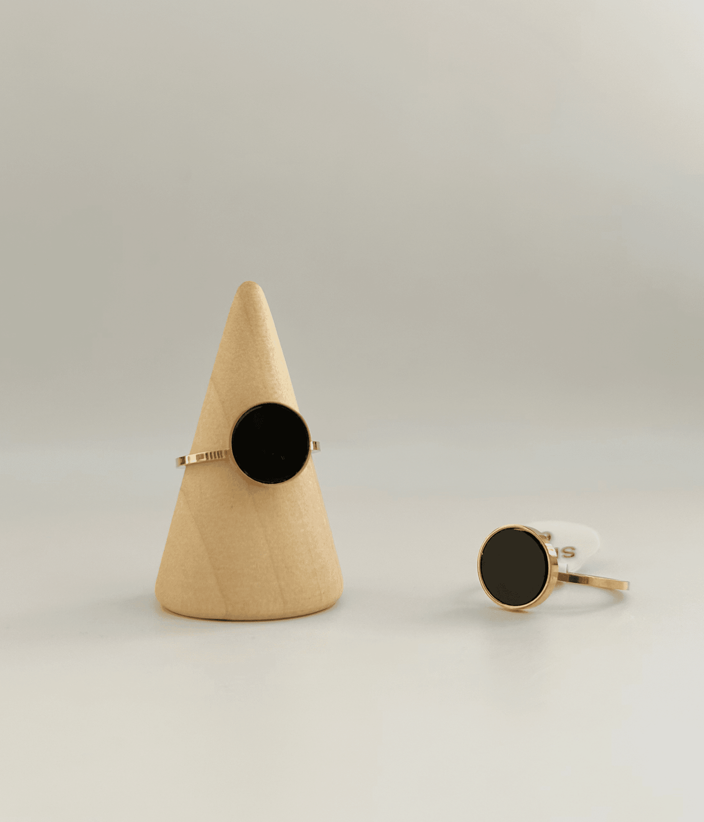 Round ring